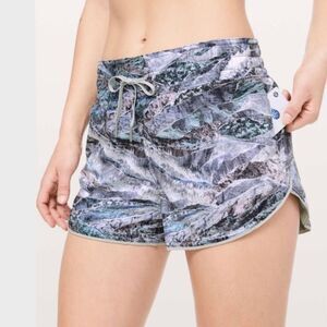 EUC Lululemon Choose A Side Short 3” Springscape Multi/French